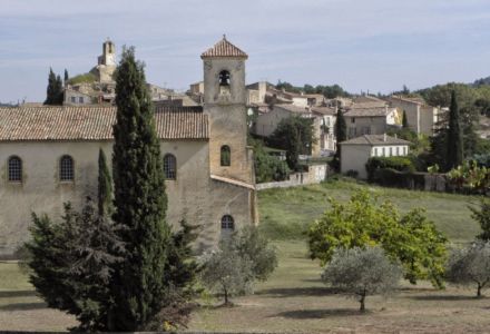 vesnička Lourmarin, NP Luberon