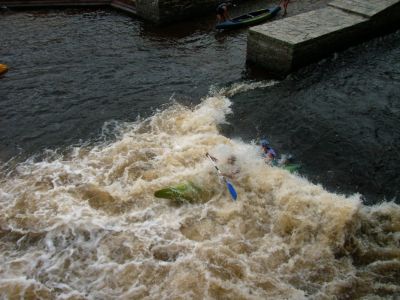 a jeden z pověstných krumlovských jezů