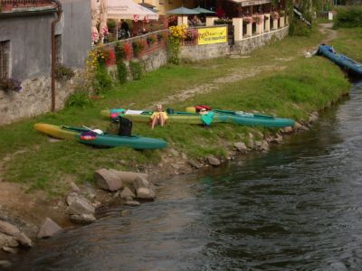 Evička hlídá lodě