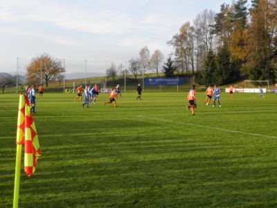 oranžoví (domácí) vyhrávaj 3:1